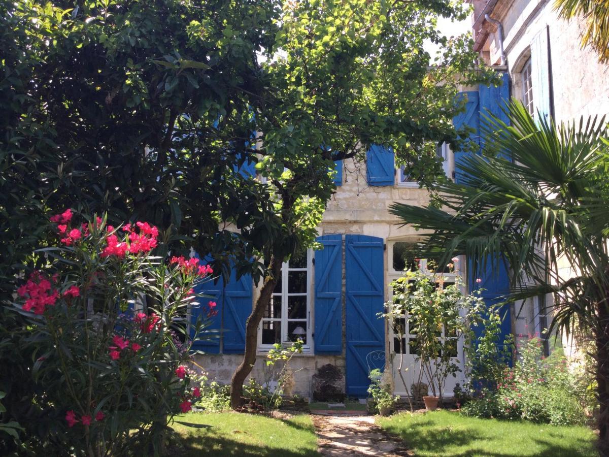 L'Orangerie Du General Bed and Breakfast Saint-Jean-dʼAngély Exteriör bild