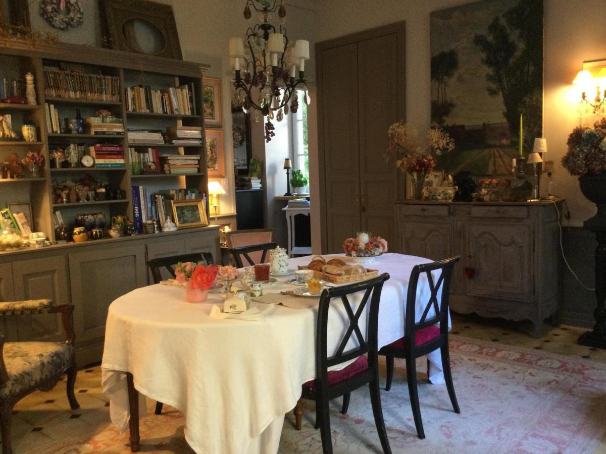 L'Orangerie Du General Bed and Breakfast Saint-Jean-dʼAngély Exteriör bild